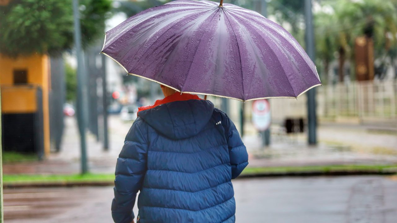 Paraná terá fim de semana chuvoso e novo declínio das temperaturas, prevê Simepar