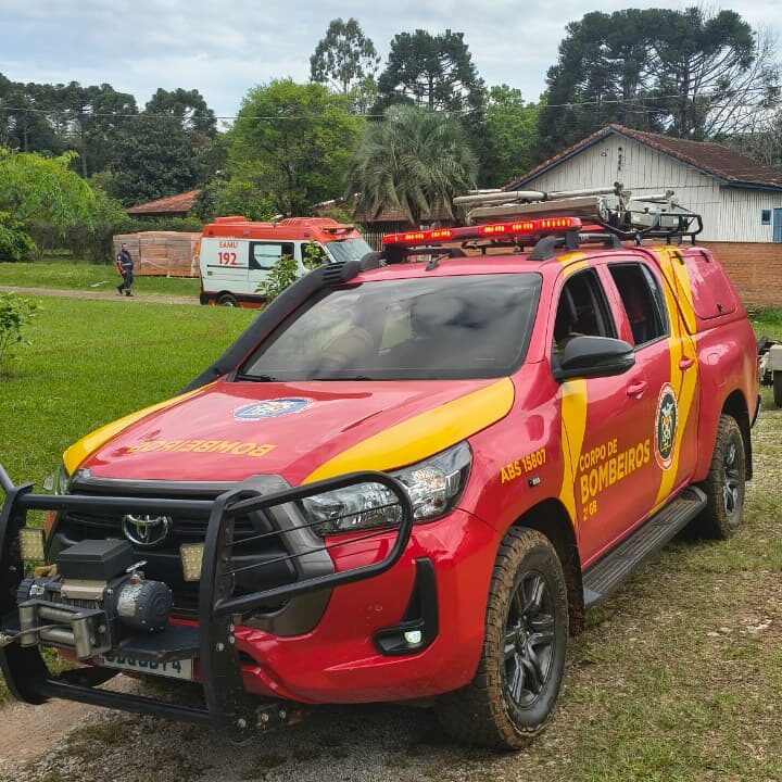 Homem desaparece após bote virar durante pescaria no Rio Tibagi em Uvaia
