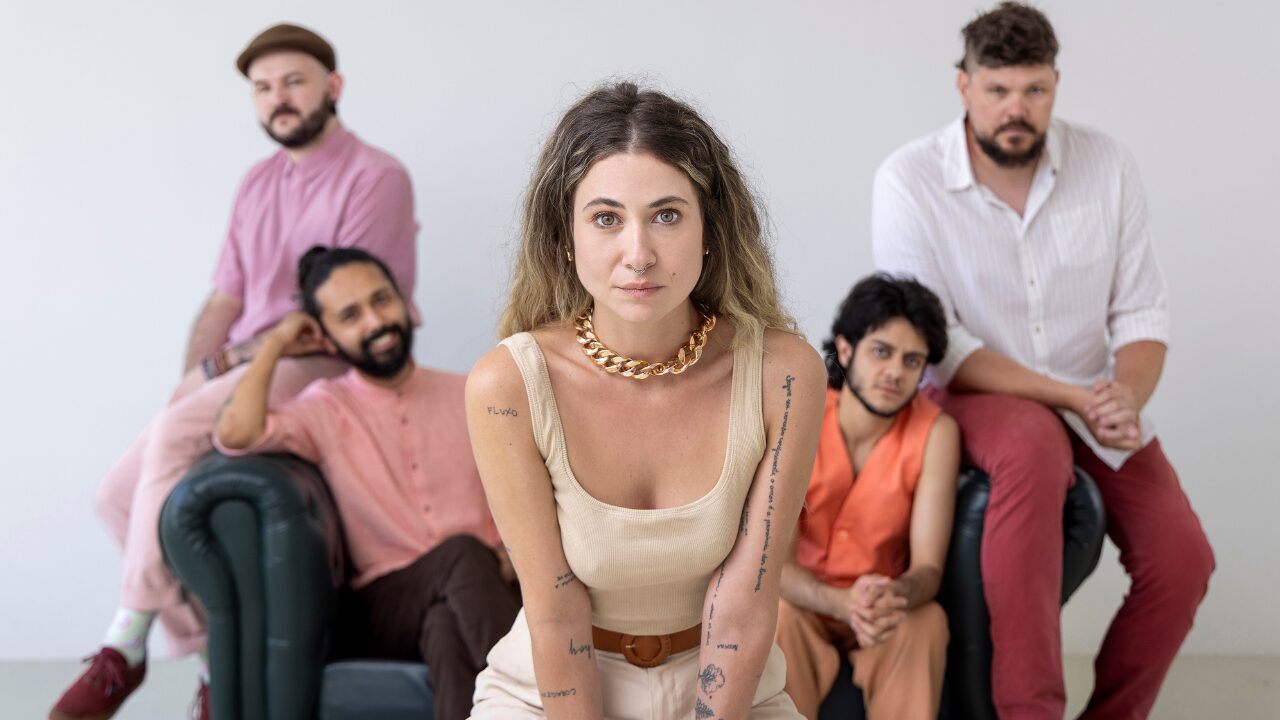 A Banda Mais Bonita da Cidade faz show na Estação Saudade, em Ponta Grossa, pelos 80 anos do Sesc