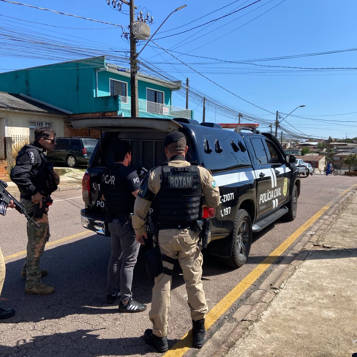 Polícia prende dois investigados por participação em roubo contra idoso de 81 anos